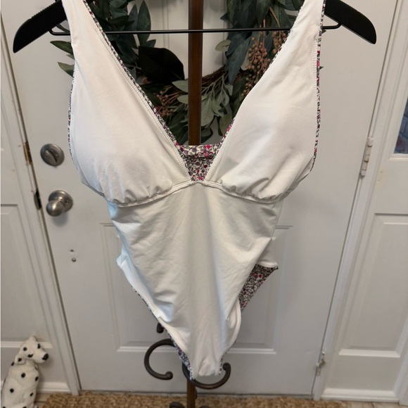 Chelsea & Violet Ditsy Tiny Floral Print Low Cut Sexy One Piece Swimsuit L - Picture 8 of 12